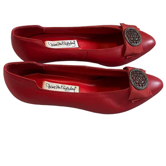 Diane Von Furstenberg Shoes Womens Size 8 Red Heel Bow Brooch Pinup Vintage DVF - Picture 2 of 6